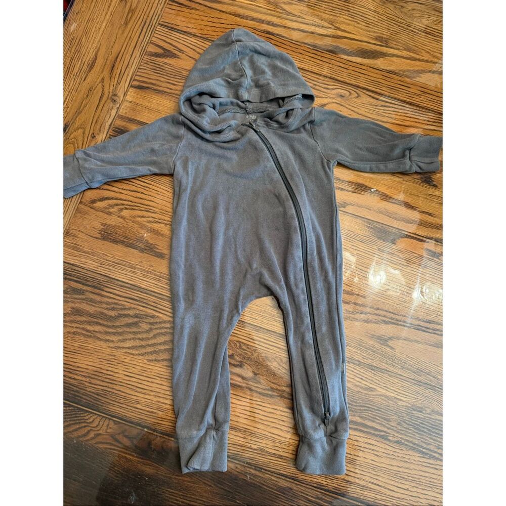 Kyte Baby Charcoal Grey Bamboo Jersey Hooded Zippered Romper Size 3-6 Months